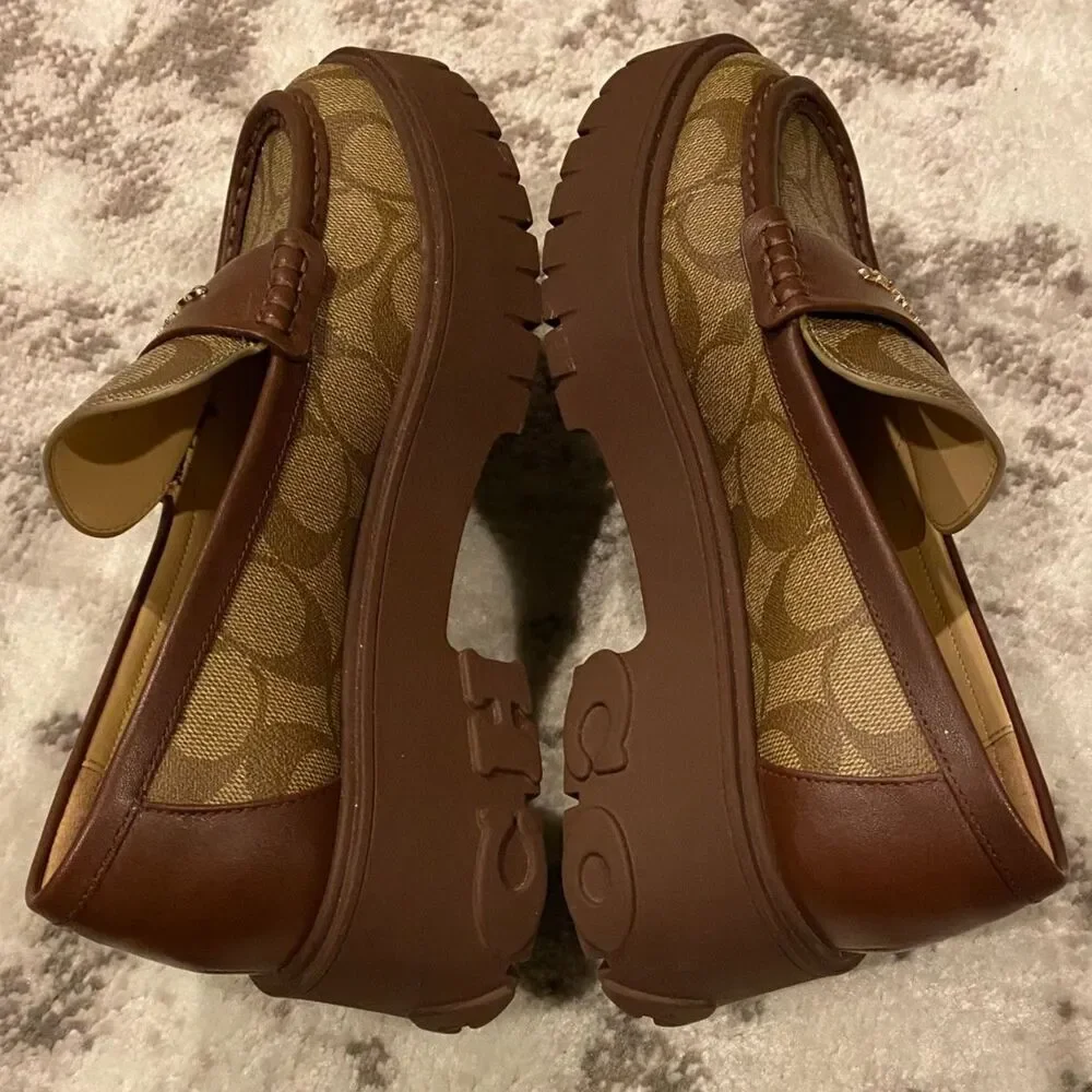 COACH Ruthie Loafers In Signature Canvas Khaki/Walnut Sz 6.5B NIB